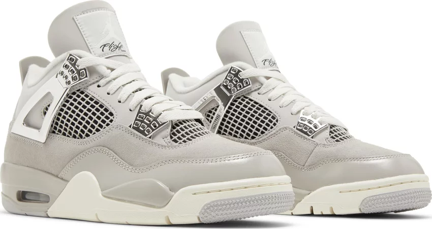 Tenis Jordan 4 Frozen Moments