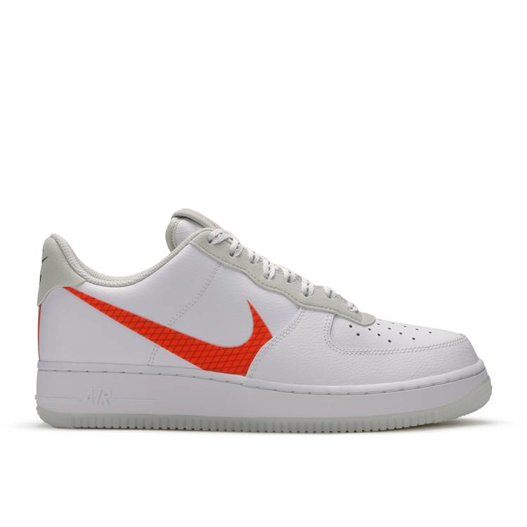 Tenis Nike Air Force 1 07 Lv8 Orange Swoosh